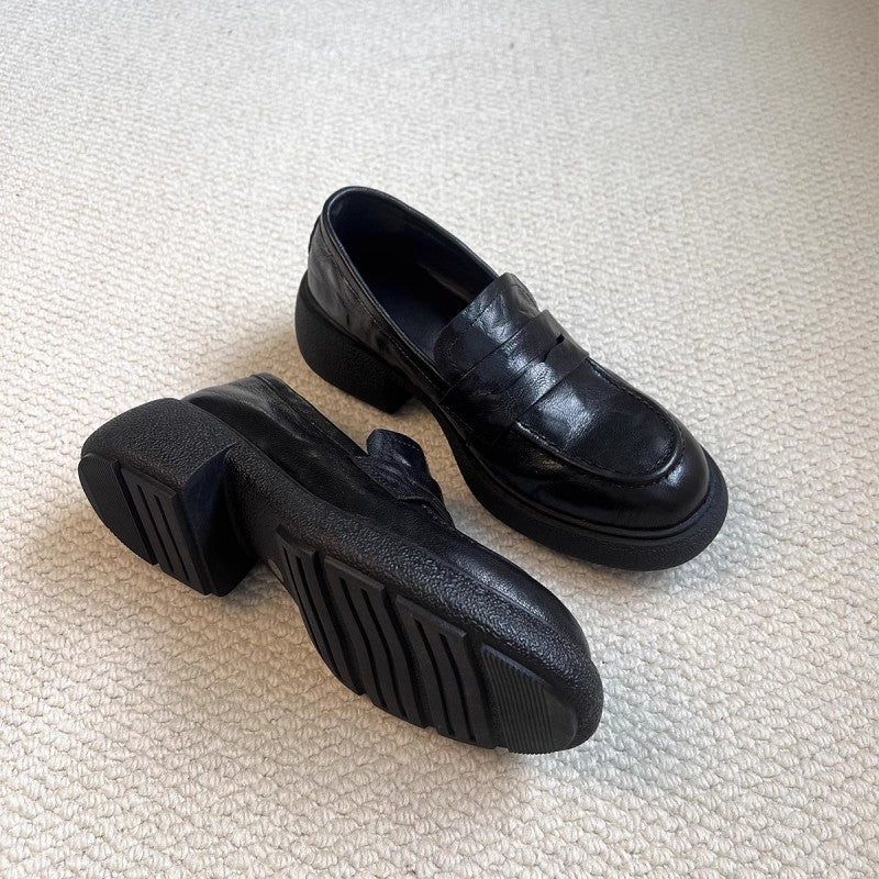 Damen modische Loafers mit robustem Blockabsatz und glänzender Lederoberfläche R&B
