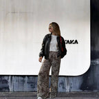 Damen Weite Leoprint-Hose aus fließendem Material R&B