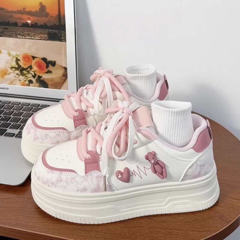 Damen Plateau Sneakers mit verspieltem Bärenmotiv und dämpfender Sohle