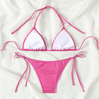 Damen Triangel-Bikini mit verstellbaren Bändern und glänzendem Finish