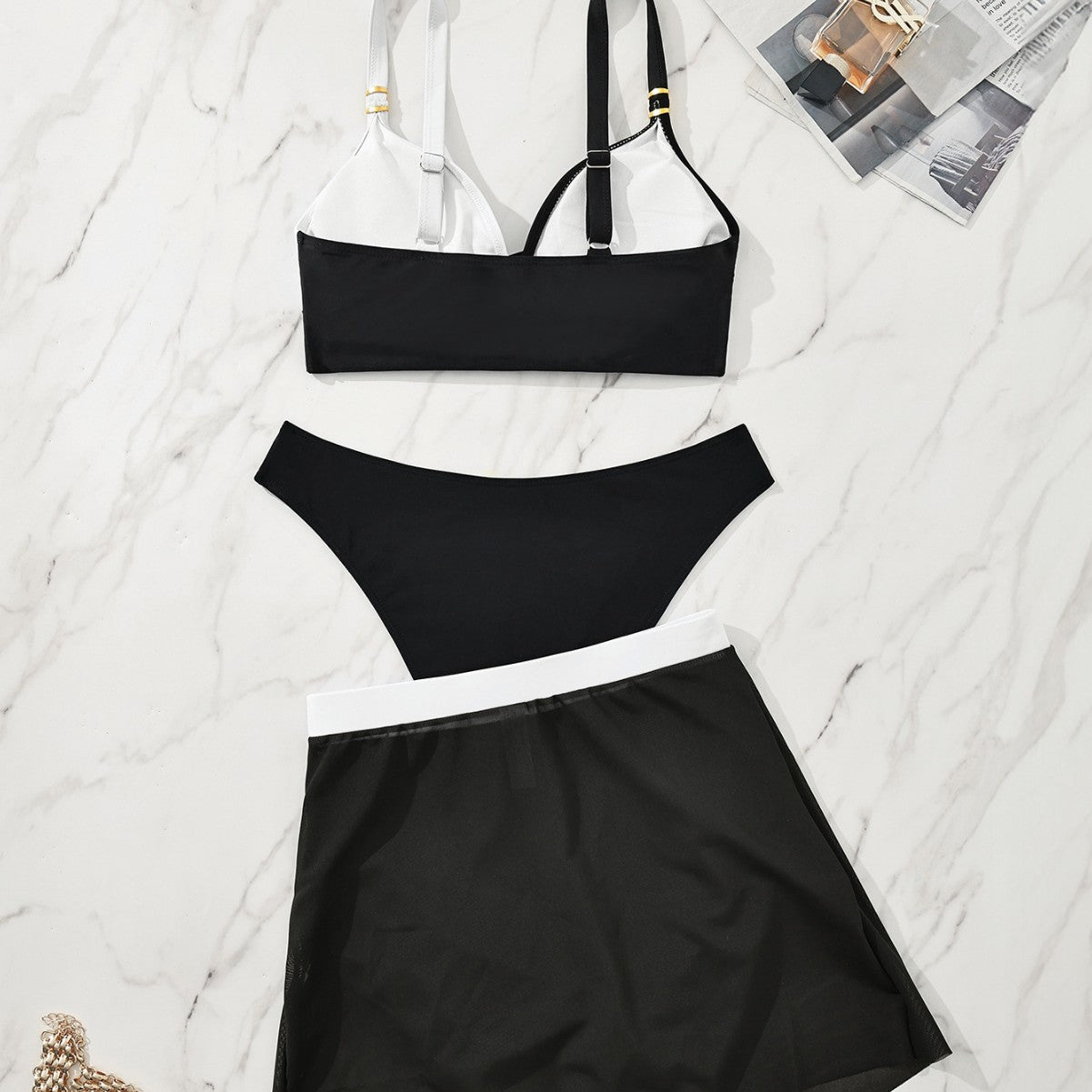 Damen Sportlicher Bikini mit lässigem Wickelrock