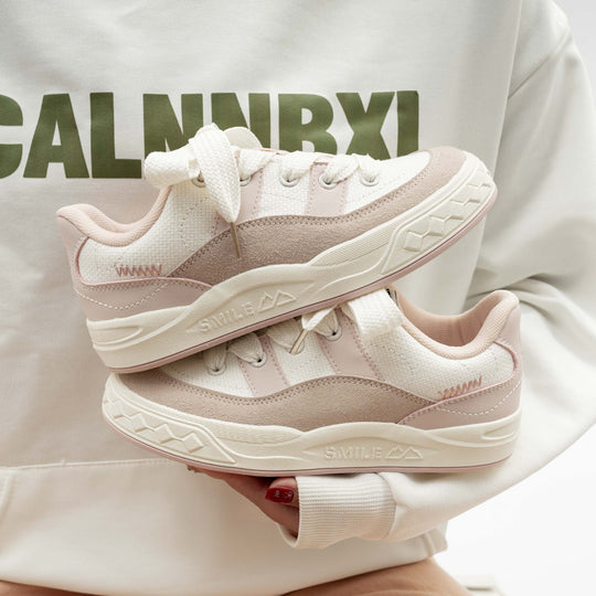 Damen Sportliche Sneakers mit innovativer Oberflächenstruktur und gepolsterter Sohle R&B
