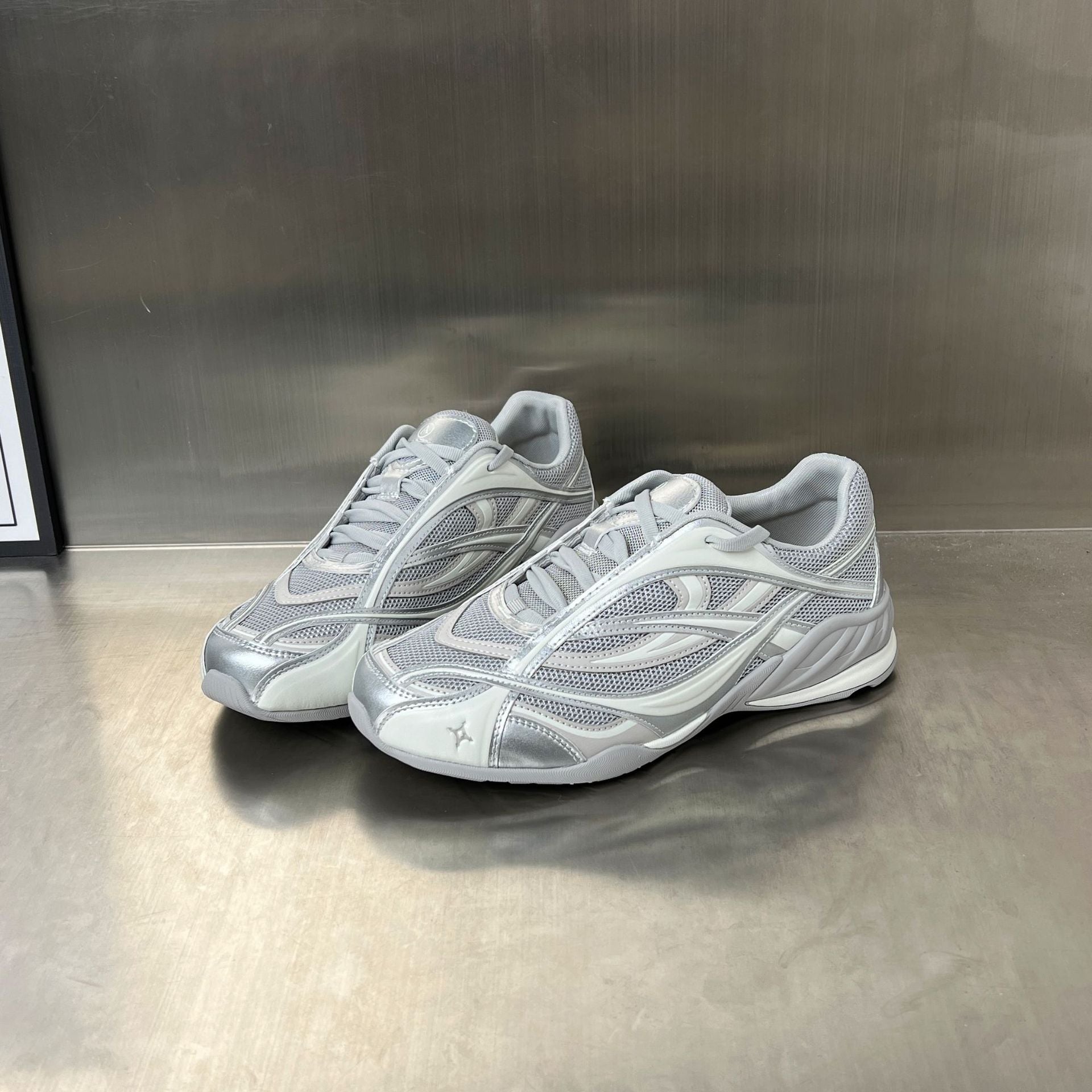 Damen Sportliche Laufschuhe mit atmungsaktiver Mesh-Oberfläche und innovativer Dämpfung R&B