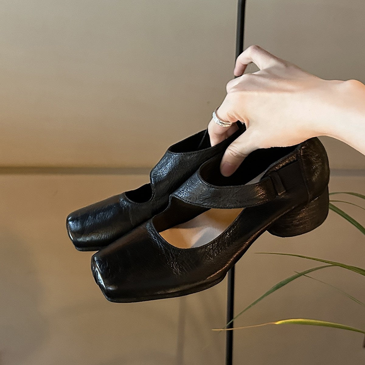 Damen elegante Mokassins mit raffiniertem Ausschnitt