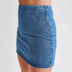 Damen Denim-Kleid im modernen Hemd-Stil mit tailliertem Schnitt und kurzen Ärmeln R&B