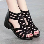 Damen Wedge-Sandalen mit filigranen Riemen und funkelnden Akzenten