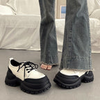 Damen Sportliche Lack Sneakers mit robuster Plateausohle und modischem Design R&B