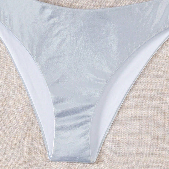 Damen Bandeau-Bikini mit glänzendem Oberteil und hohem Beinausschnitt R&B