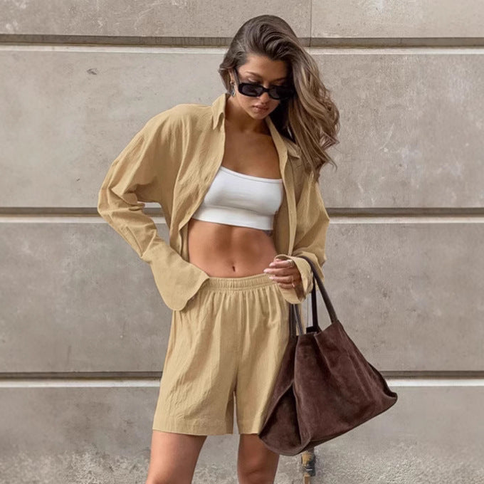 Damen lässiges Ensemble aus oversized Hemdbluse und Shorts im modernen Schnitt R&B