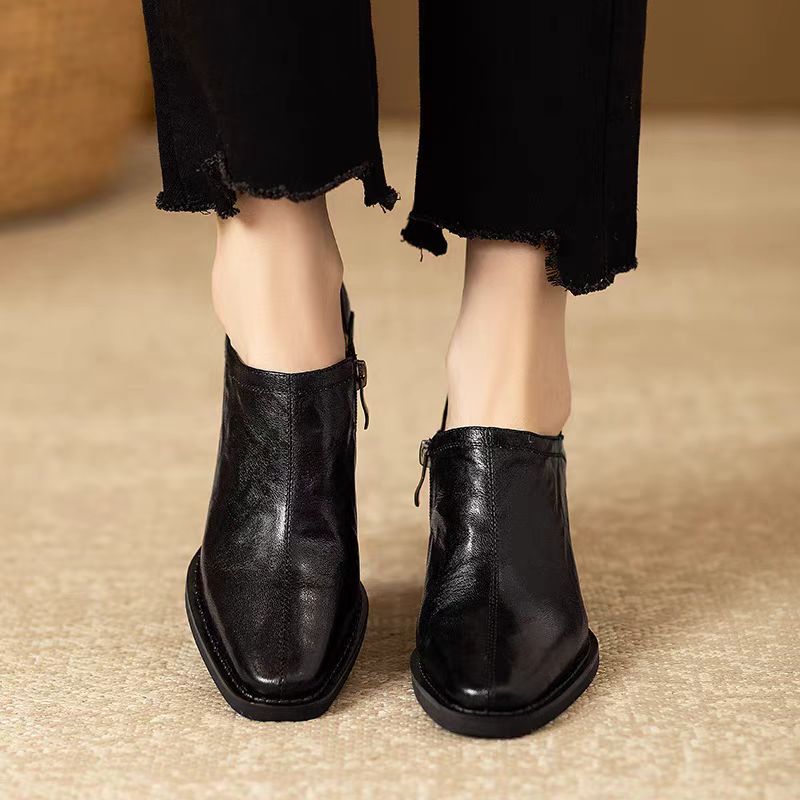 Damen Elegante Stiefeletten mit geschwungenem Absatz und raffiniertem Obermaterial R&B