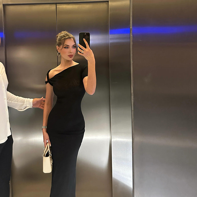 Damen Elegantes und figurbetontes Maxikleid mit zartem Schulterdesign R&B