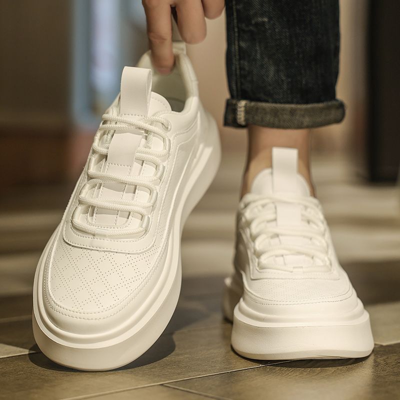 Damen Sportliche Sneakers mit perforierter Oberfläche und moderner Sohle R&B