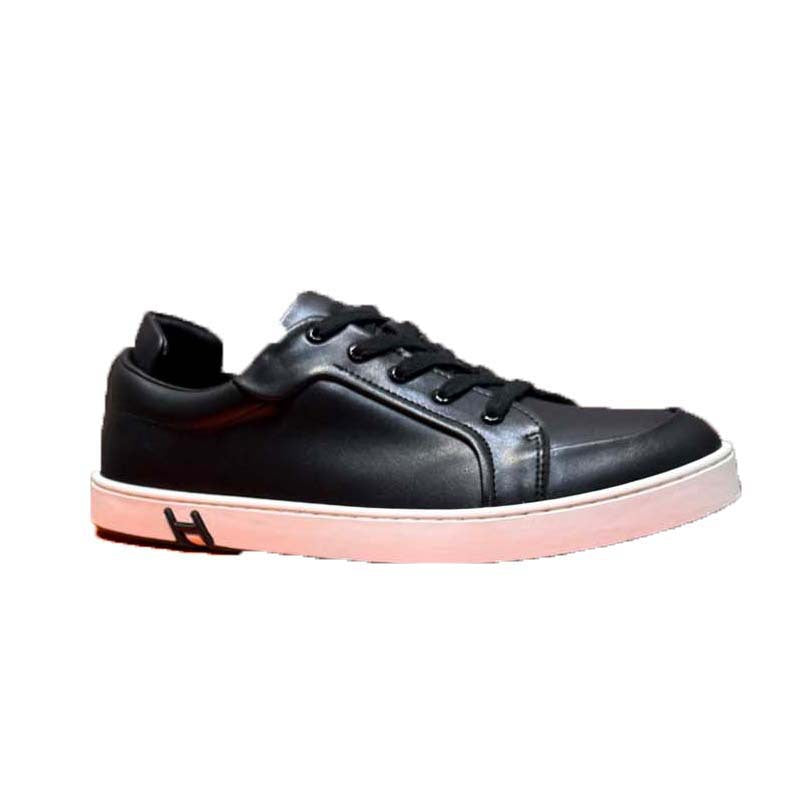 Damen sportliche Sneakers aus edlem Kunstleder mit rutschfester Sohle R&B
