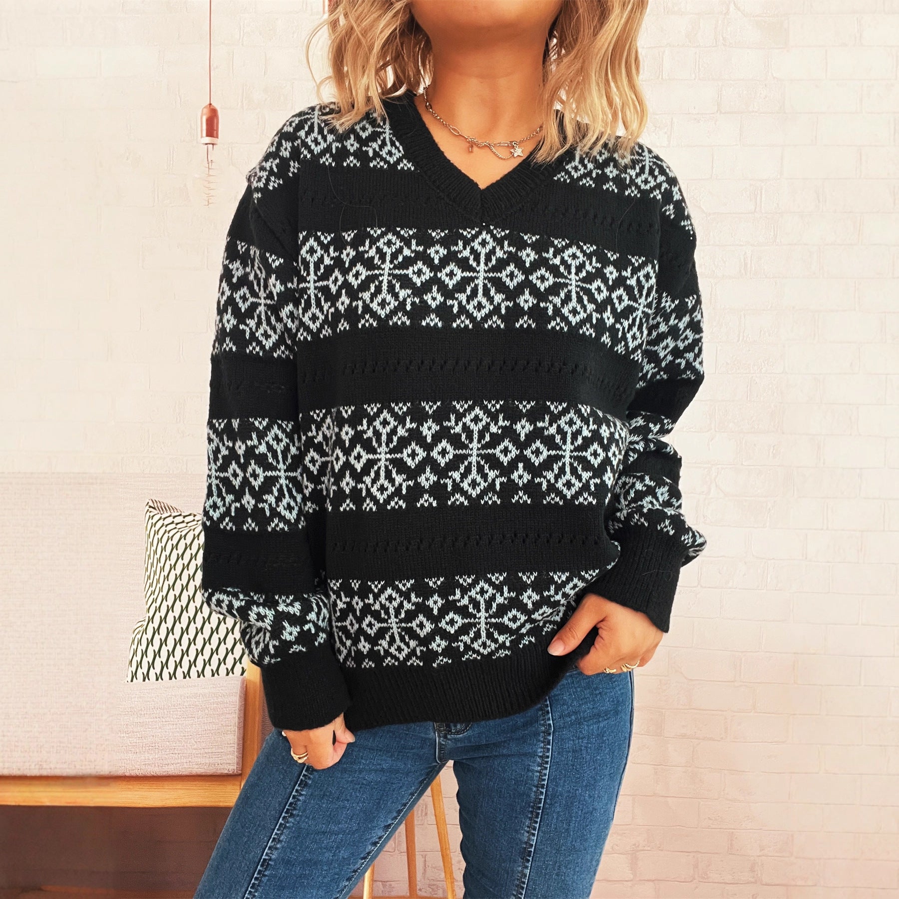 Damen Strickpullover im nordischen Muster mit tiefem V-Ausschnitt R&B