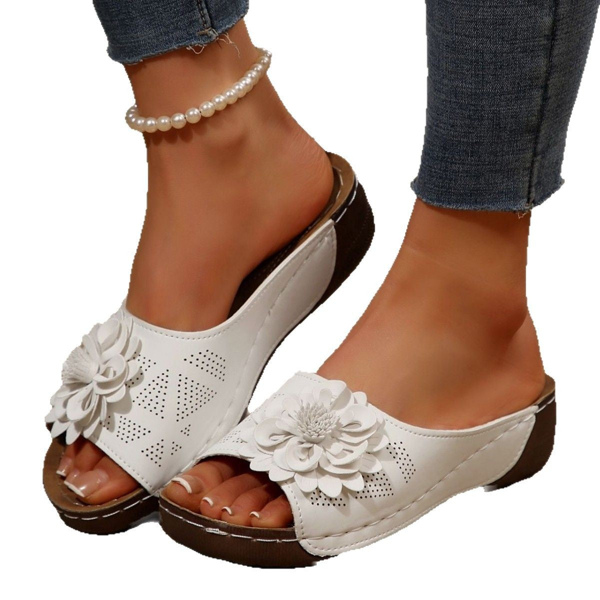 Damen Plateausandalen mit elegantem Blumenakzent und bequemer Fußbettung R&B