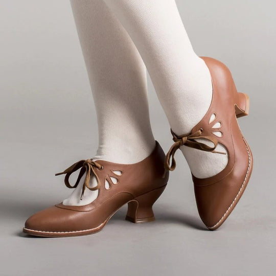 Damen Pumps mit verspieltem Schnürdetail und femininer Absatzhöhe R&B