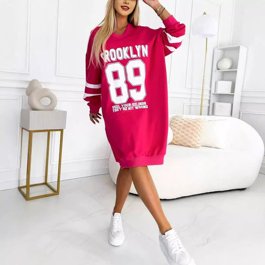 Damen lässiges oversized Sportkleid mit V-Ausschnitt und kontrastierenden Ärmeln R&B