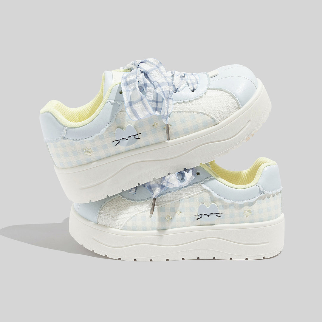 Damen Sneakers mit niedlichem Karo-Muster und verspielten Rüschen von R&B