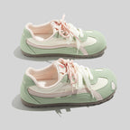 Damen Leichte und atmungsaktive Sneakers mit innovativen Schnürdetails