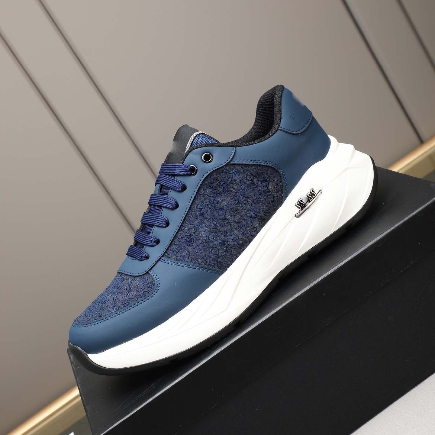 Damen Sportliche Sneakers mit ergonomischer Dämpfung und modischem Obermaterial von R&B