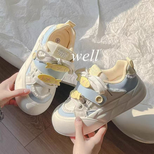 Damen Sportliche Sneaker mit verspielten Applikationen und ergonomischer Dämpfung R&B