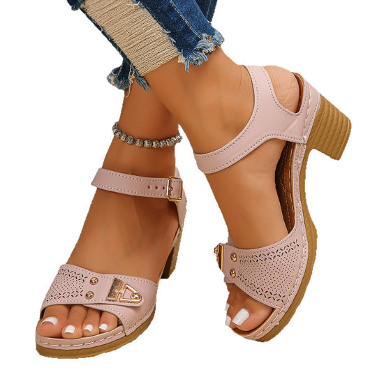 Damen Komfortable Wedge-Sandalen mit dekorativen Perforationen R&B