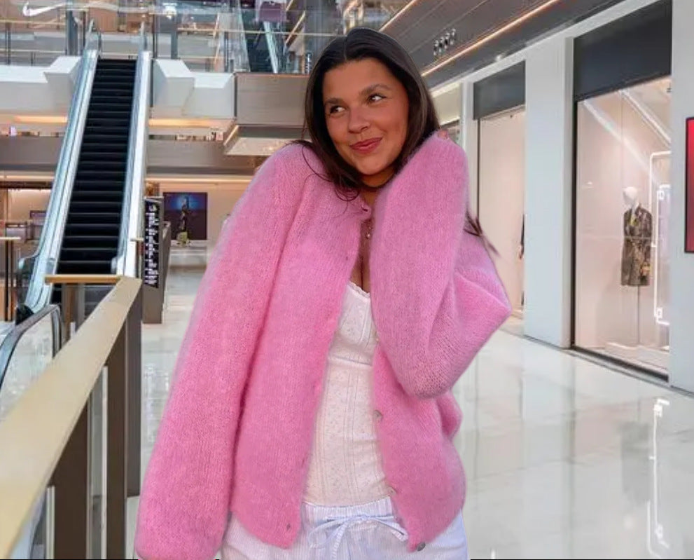 Damen Kuschelige Strickjacke mit oversized Passform und Knopfdetails R&B