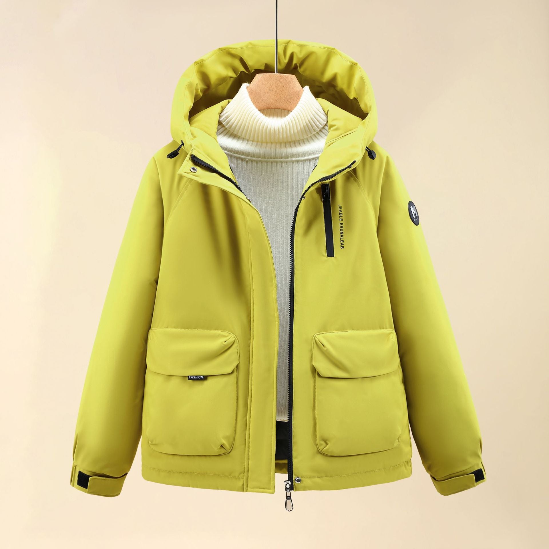 Damen Isolierte Outdoorjacke mit voluminösem Kapuzenkragen und praktischen Taschen R&B