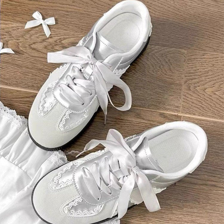 Damen Sneaker mit dekorativer Spitzenapplikation R&B