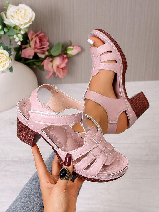 Damen Komfortable Riemchen-Sandalen mit geschwungenem Absatz und atmungsaktivem Leder R&B