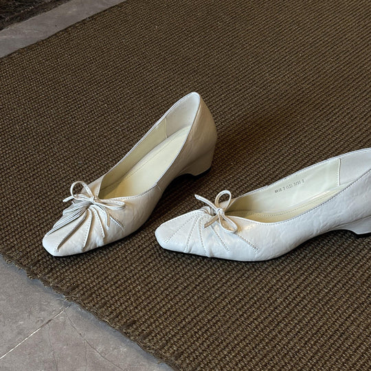 Damen Ballerina mit verspielter Schleifenapplikation aus hochwertigem Leder R&B