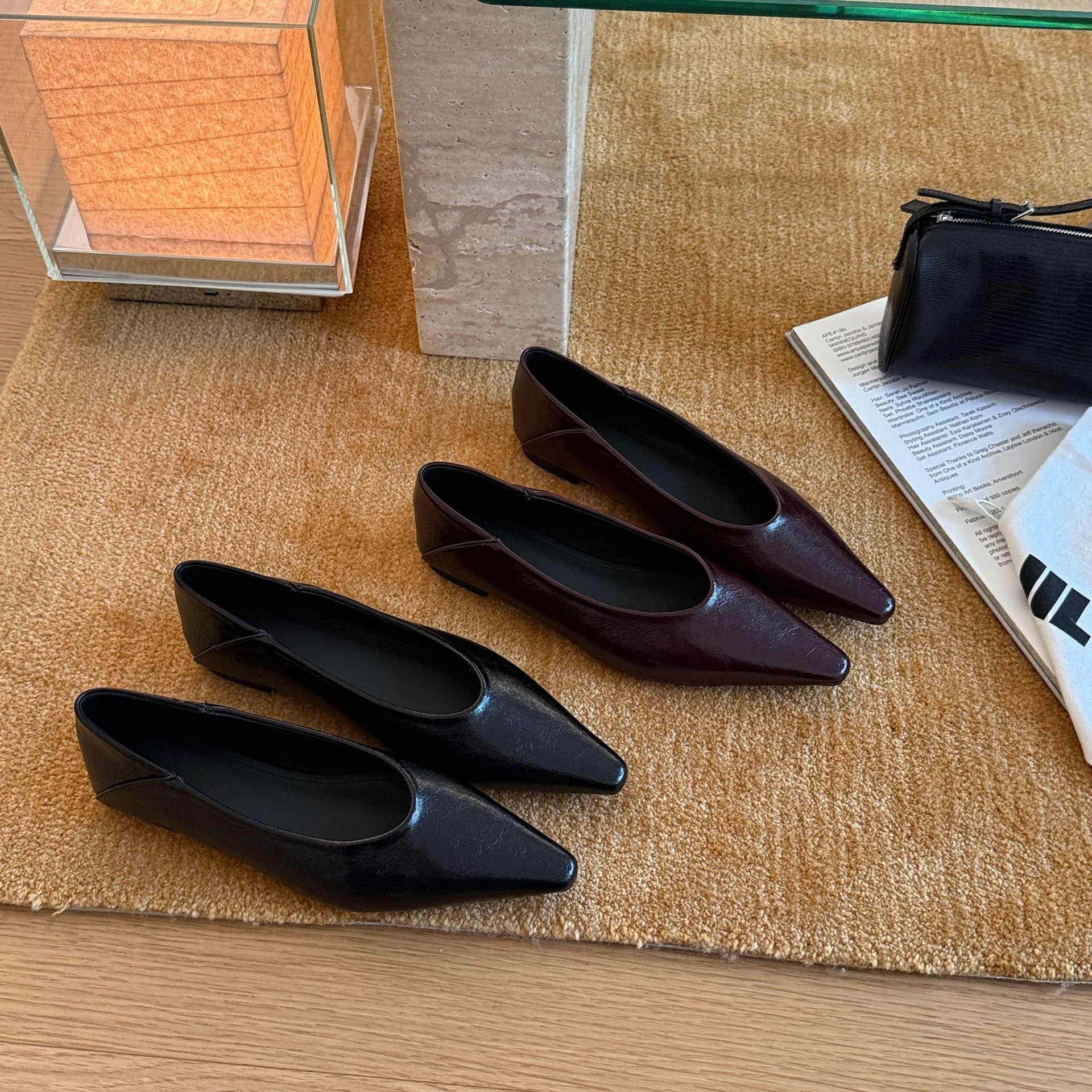 Damen elegante Spitzer Pumps aus Metallic-Leder R&B
