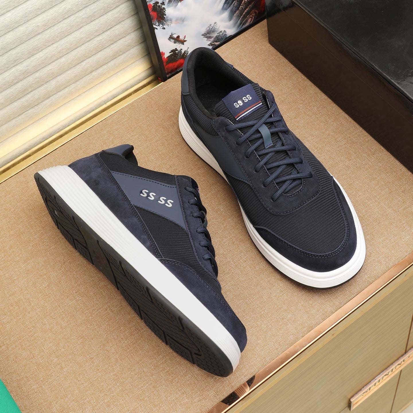 Damen Sportliche Sneakers mit atmungsaktivem Mesh-Obermaterial und dämpfender Sohle R&B