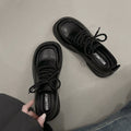 Damen modische Sneakers mit platzierten Nahtdetails und bequemer Sohle