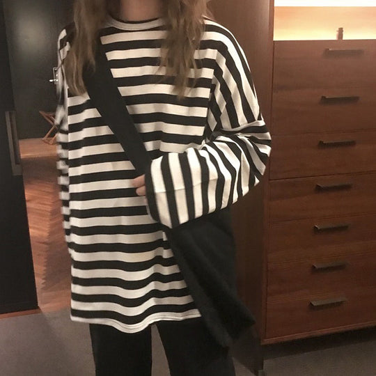 Damen gestreiftes Langarmshirt mit weitem Schnitt und modernen Details R&B