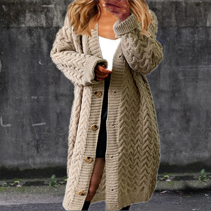 Damen Grobstrickjacke mit kunstvollem Zopfmuster und eleganten Knöpfen R&B
