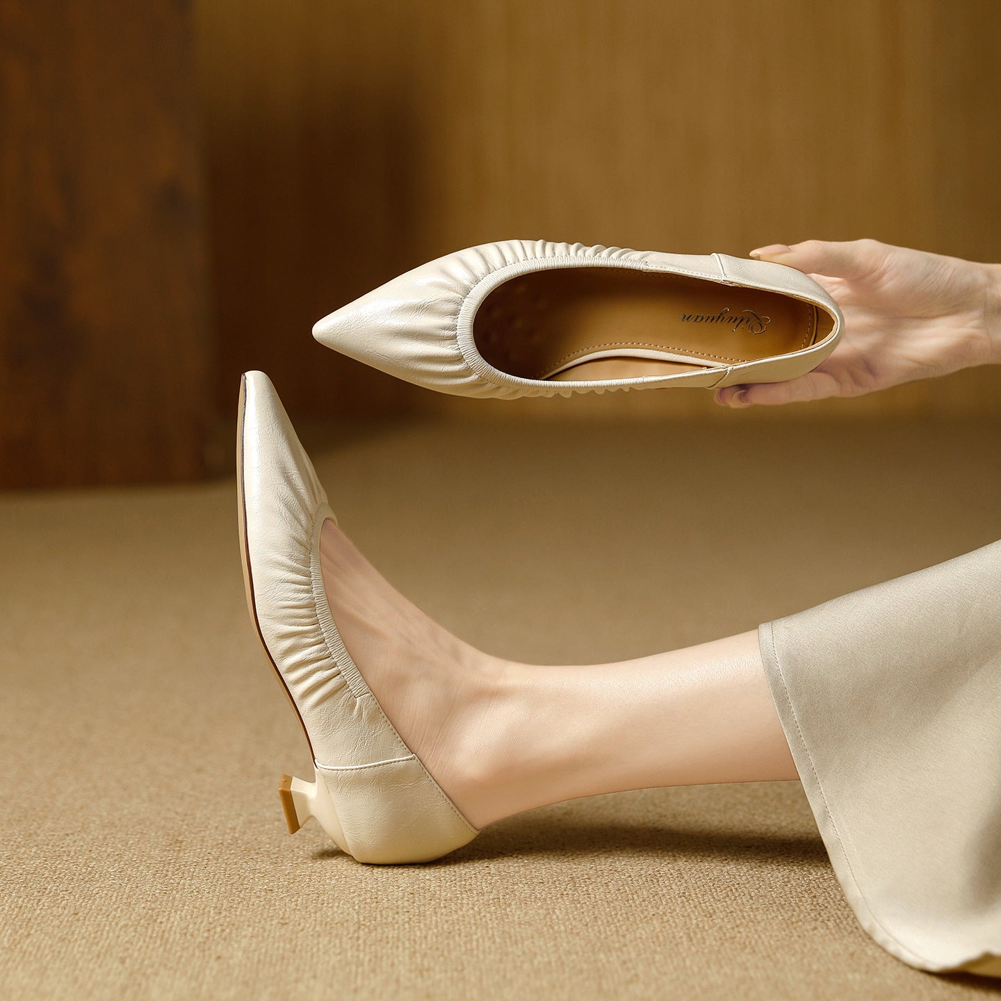 Damen elegante spitze Ballerinas mit raffiniertem Falten-Design