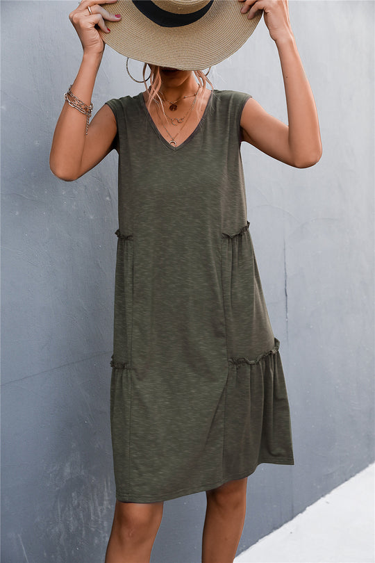 Damen Freizeitdress mit lockerem V-Ausschnitt und Rüschenkanten R&B