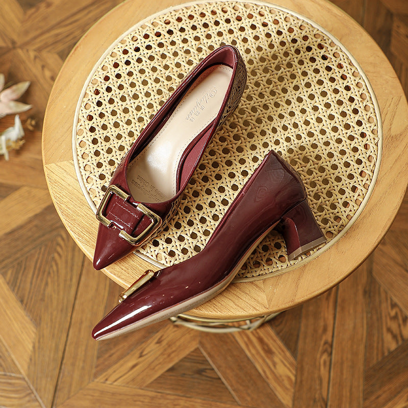 Damen elegante Stilettopumps mit modischem Schnallenakzent