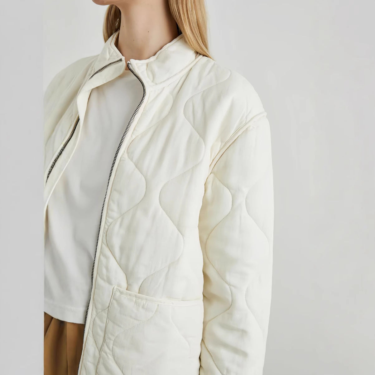 Damen gesteppte Oversized-Jacke mit hohem Kragen und elastischem Bund R&B