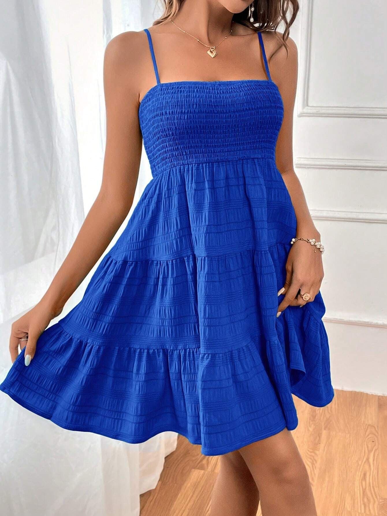 Damen lässiges Trägerkleid mit voluminösem Rock und geripptem Oberteil R&B
