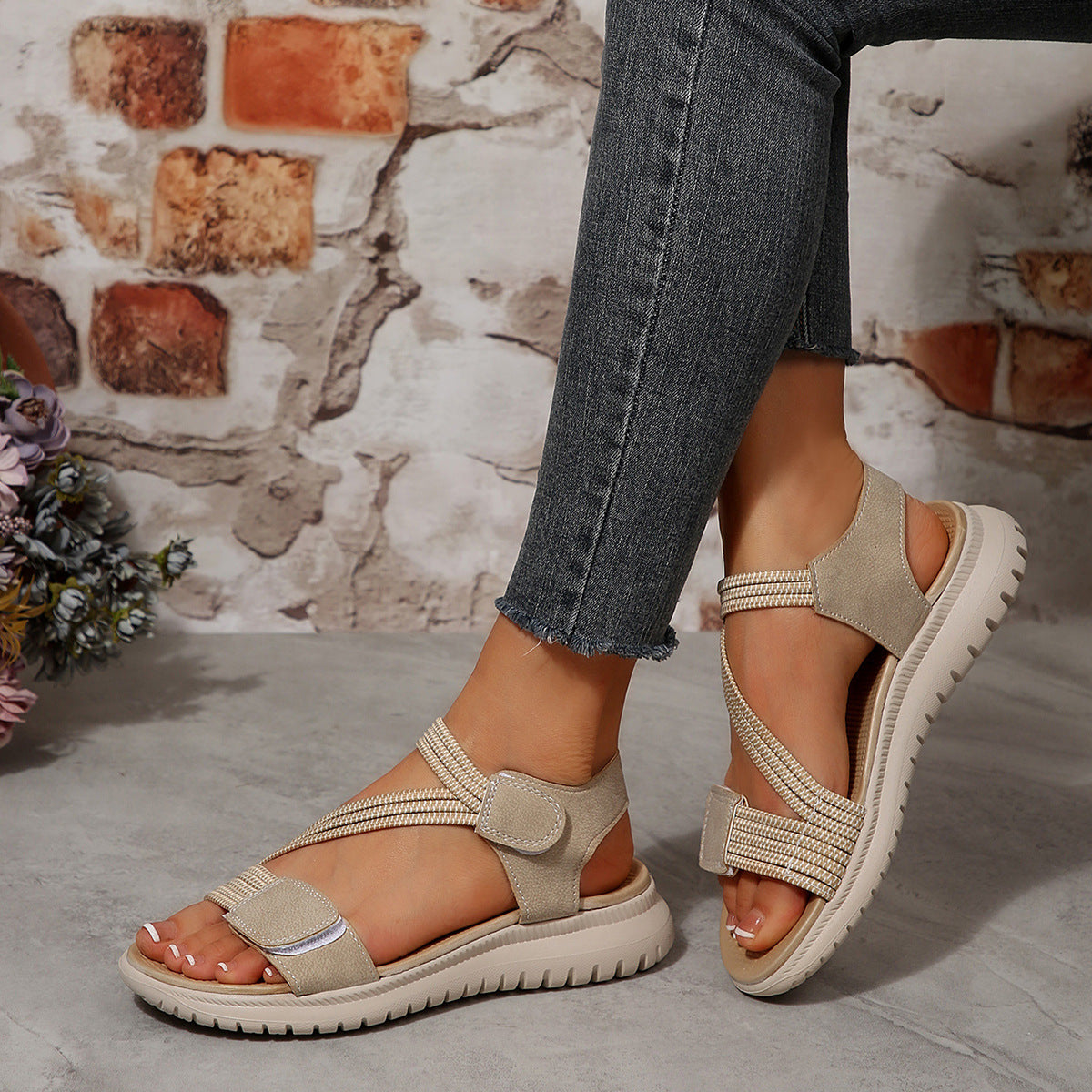 Damen Sportliche Sandalen mit verstellbaren Riemen und ergonomischem Fußbett R&B