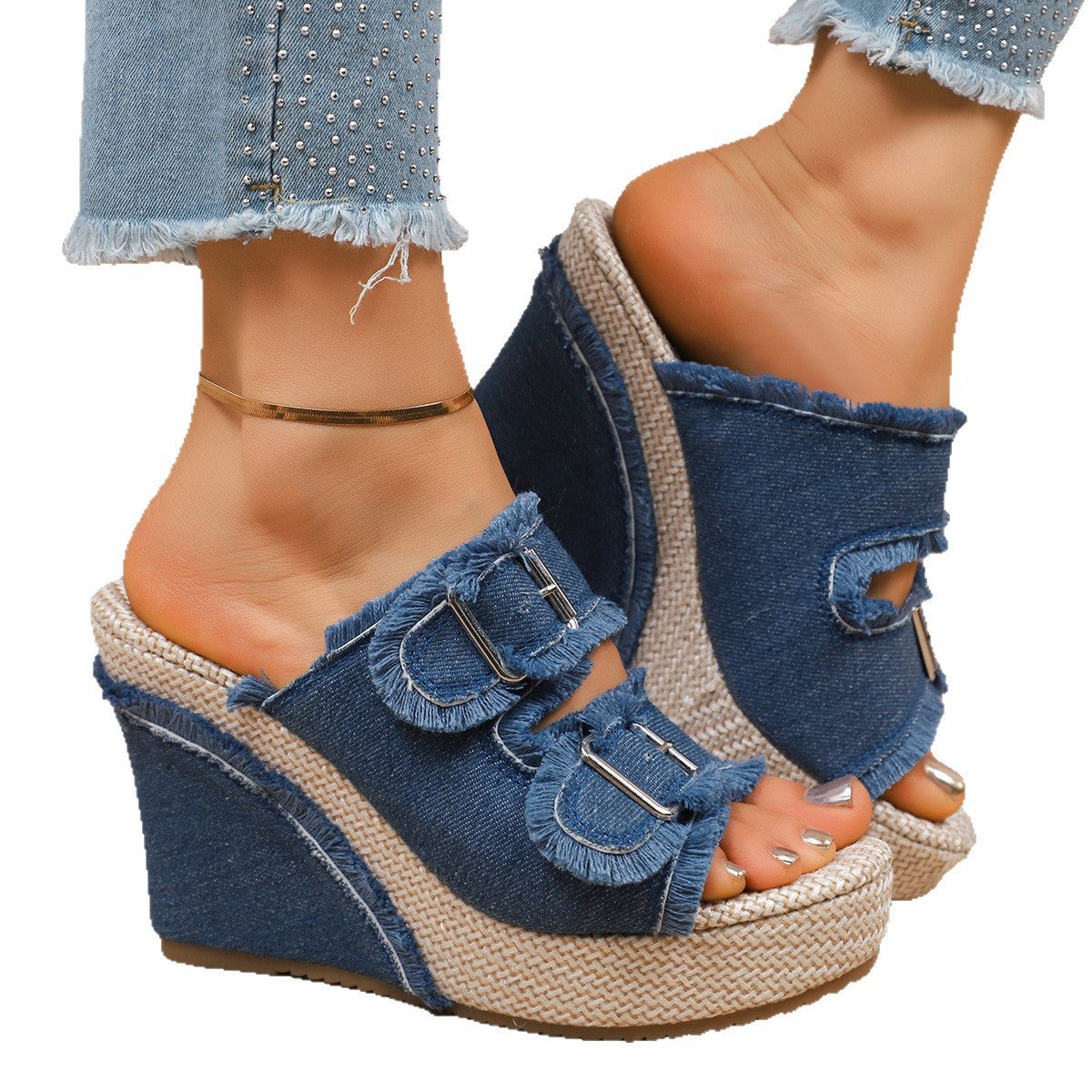 Damen Wedge-Pantoletten mit auffälligen Schnallen und fransigem Denim R&B