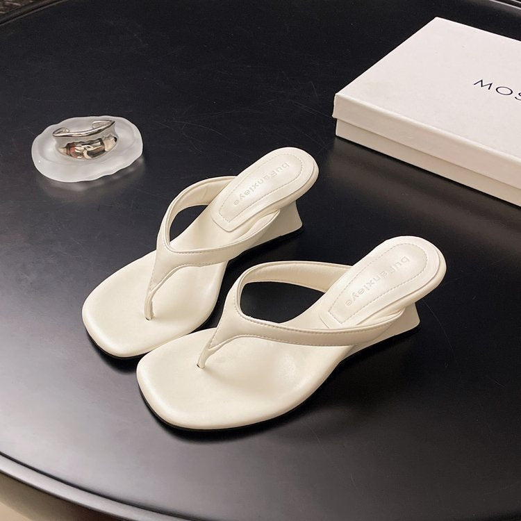 Damen modische Wedge-Pantoletten mit ergonomischem Fußbett und eleganten Riemen R&B