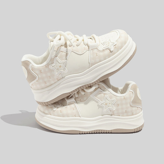 Damen Sportliche Sneakers mit verspieltem Sternen-Motiv und atmungsaktiver Oberflächenstruktur R&B
