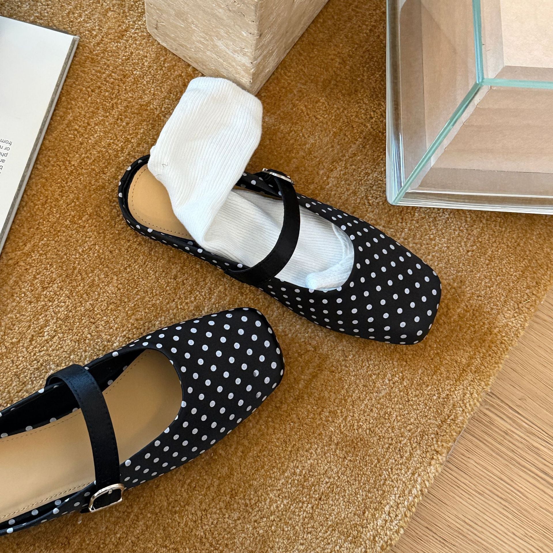 Damen Komfortable Clogs mit modischem Punktenmuster und verstellbarem Riemen