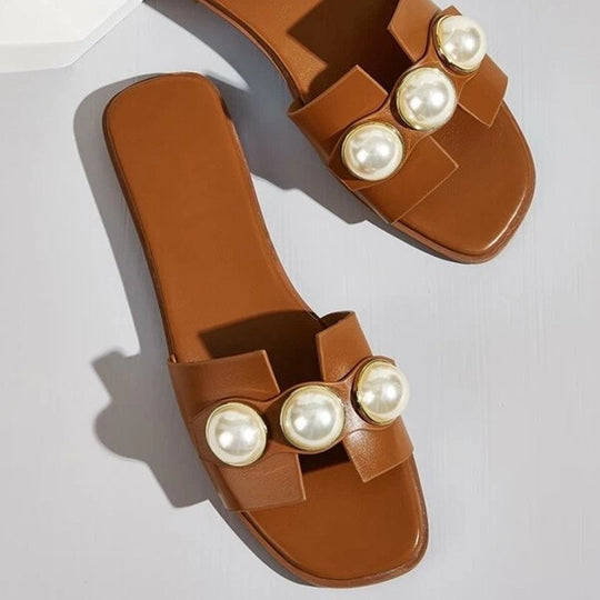 Damen nan flache Pantolette mit großen Zierperlen und goldumrandeten Applikationen gepolstertes Komfortfußbett R&B