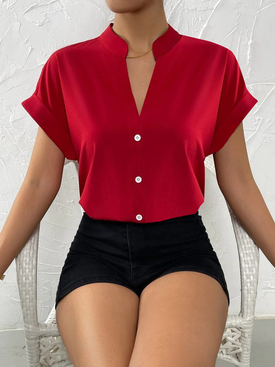 Damen Elegante Kurzarmbluse mit Stehkragen und subtilen Knopfdetails R&B