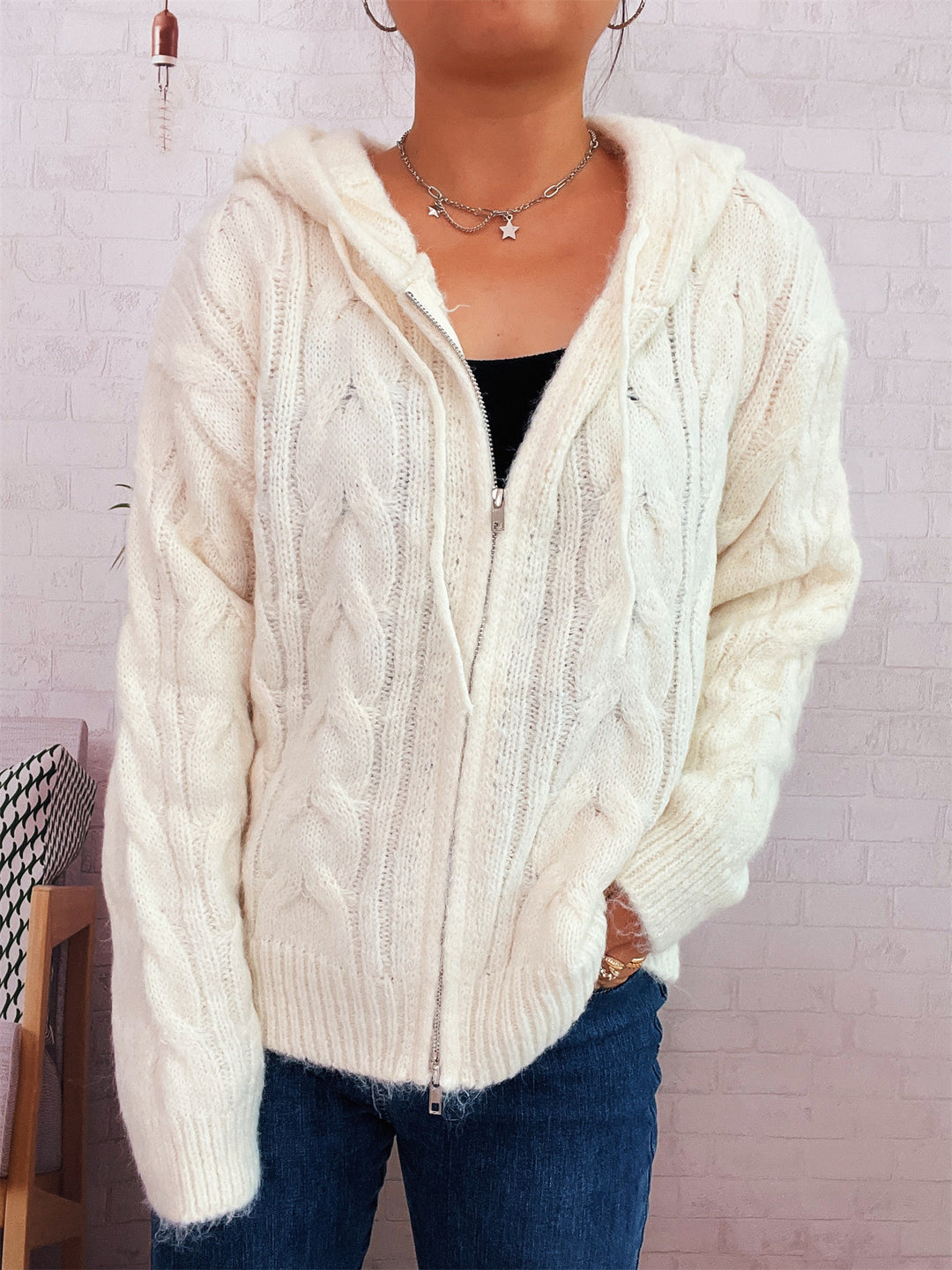 Damen kuschelige Grobstrickjacke mit Kapuze und Reißverschluss R&B