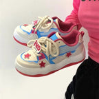 Damen Sneakers im kreativen Design mit bunten Sternapplikationen und dämpfender Sohle R&B